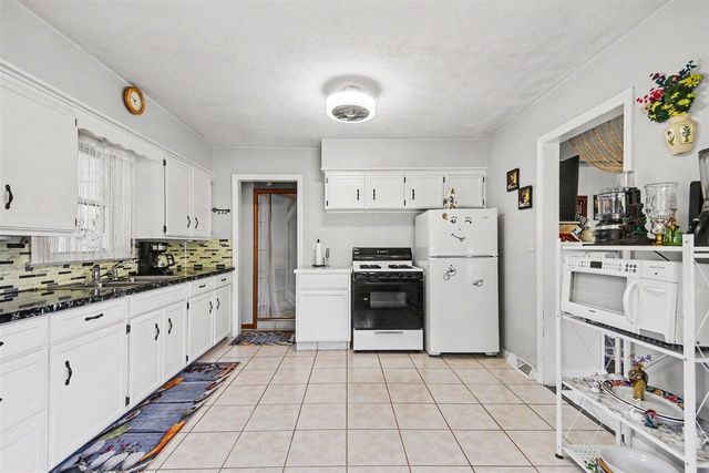 3810 Clyde Park Avenue, Wyoming, MI 49509