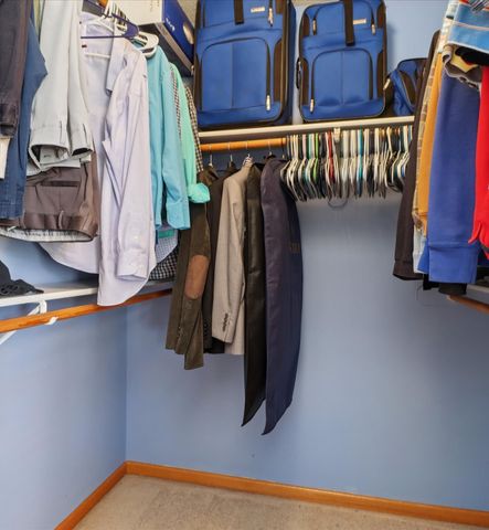 2162 Ridgeview Circle, Clive, IA 50325