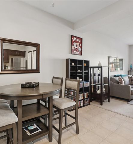 2162 Ridgeview Circle, Clive, IA 50325