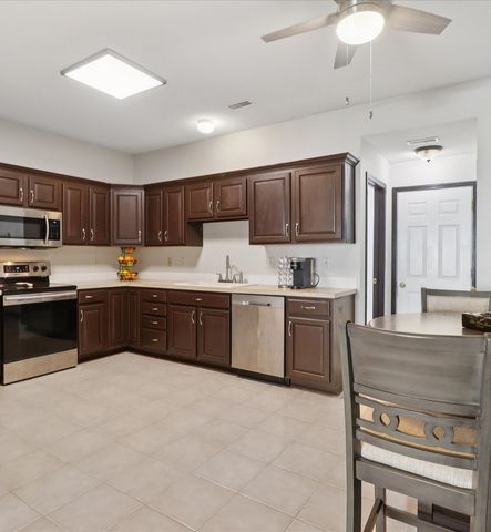 2162 Ridgeview Circle, Clive, IA 50325