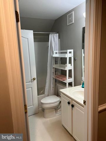 7443 CARRIAGE HILLS DR, Mclean, VA 22102