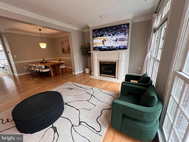 7443 CARRIAGE HILLS DR, Mclean, VA 22102