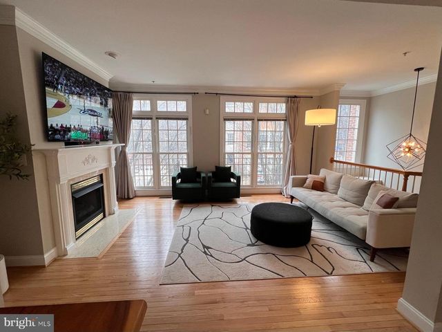 7443 CARRIAGE HILLS DR, Mclean, VA 22102