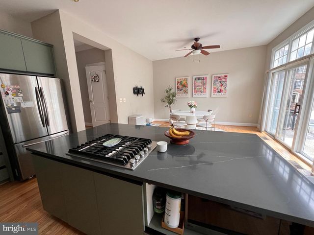 7443 CARRIAGE HILLS DR, Mclean, VA 22102