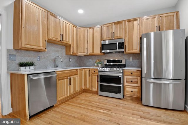 1113-D N STUART ST, Arlington, VA 22201