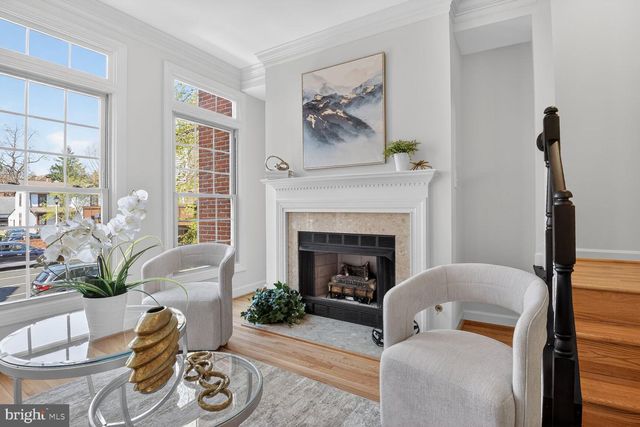 1113-D N STUART ST, Arlington, VA 22201