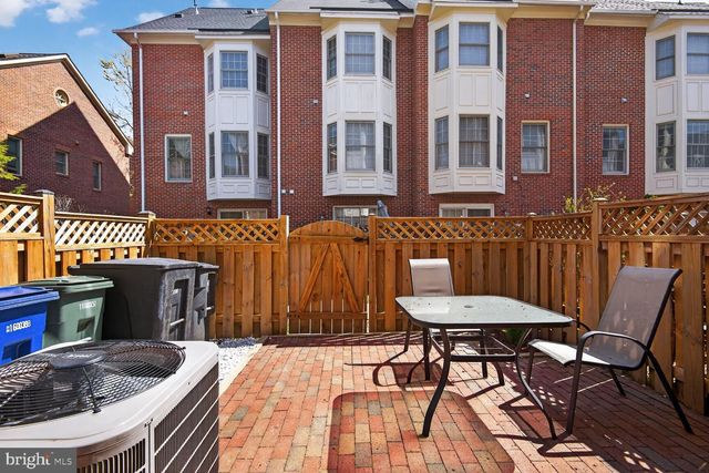 1113-D N STUART ST, Arlington, VA 22201
