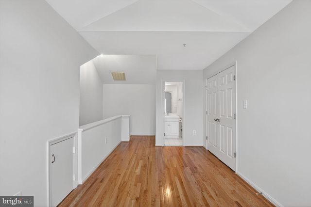 1113-D N STUART ST, Arlington, VA 22201