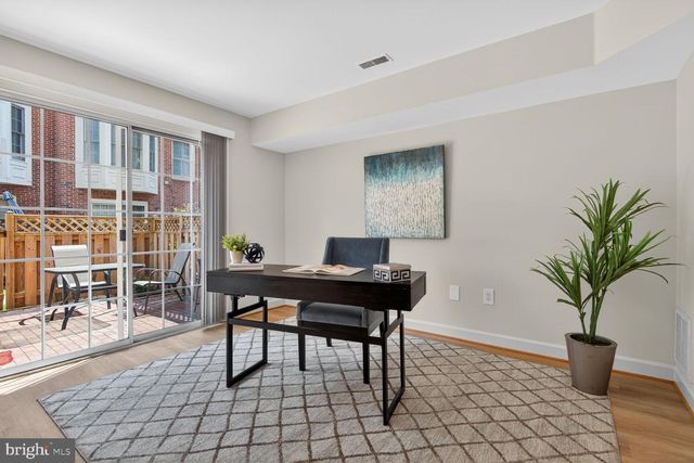 1113-D N STUART ST, Arlington, VA 22201