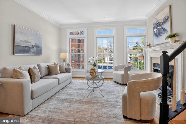 1113-D N STUART ST, Arlington, VA 22201