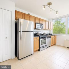 1220 BLAIR MILL RD #405, Silver Spring, MD 20910