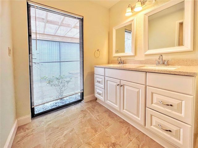 5549 BOULDER BOULEVARD 7, Sarasota, FL 34233