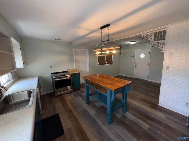 1511 SE 10th Avenue, Decatur, AL 35601