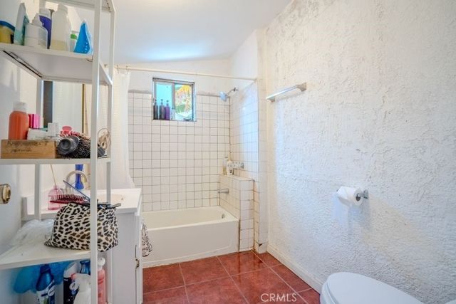 628 E 76th Place, Los Angeles, CA 90001