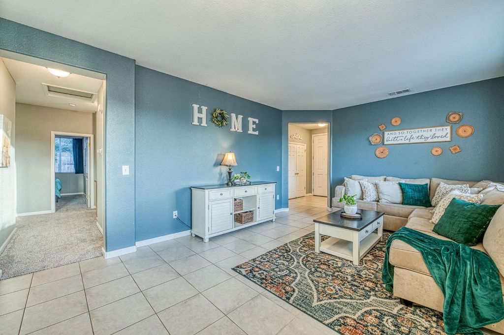 Image 12 of property listing at 588 Peach Drive, Chowchilla, CA 93610