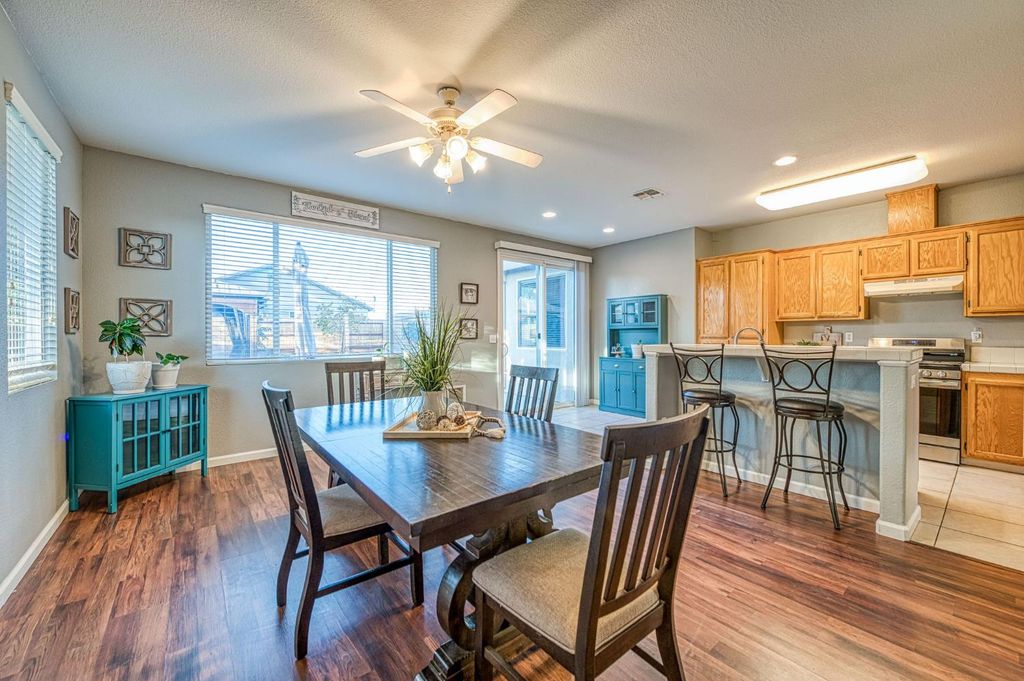 Image 24 of property listing at 588 Peach Drive, Chowchilla, CA 93610