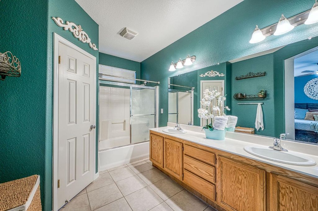 Image 27 of property listing at 588 Peach Drive, Chowchilla, CA 93610