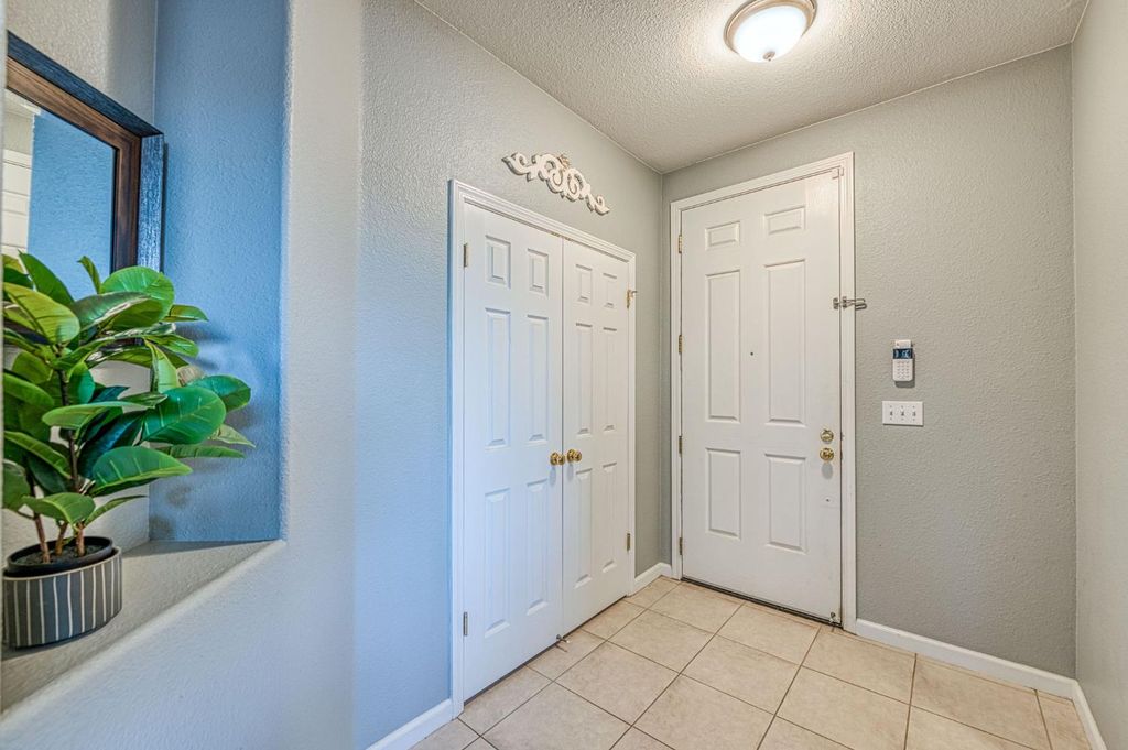 Image 36 of property listing at 588 Peach Drive, Chowchilla, CA 93610