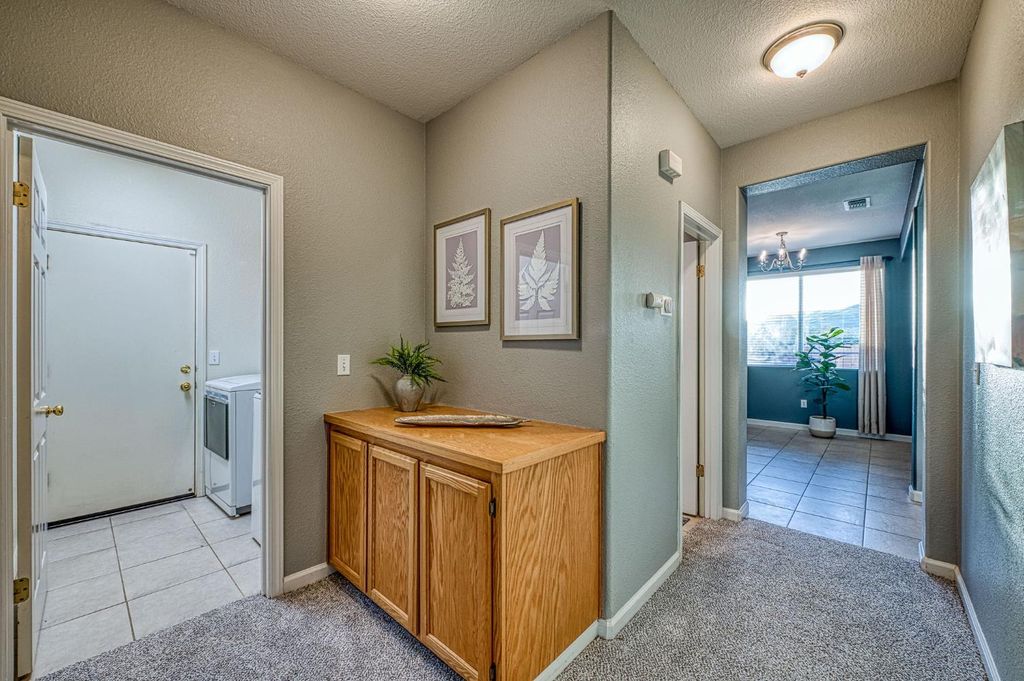 Image 40 of property listing at 588 Peach Drive, Chowchilla, CA 93610