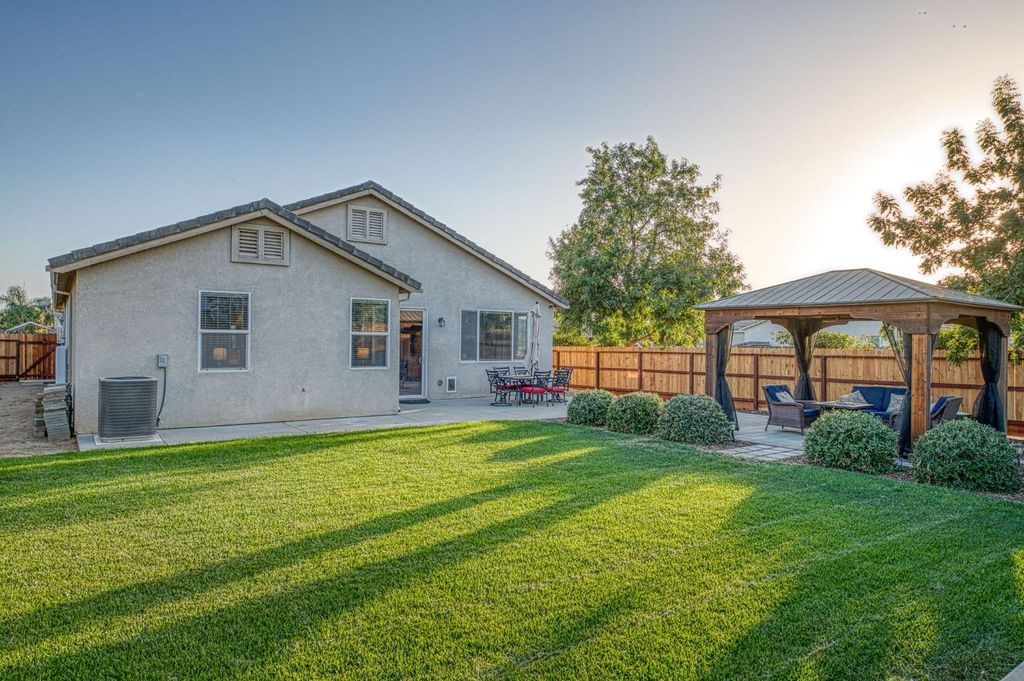 Image 45 of property listing at 588 Peach Drive, Chowchilla, CA 93610