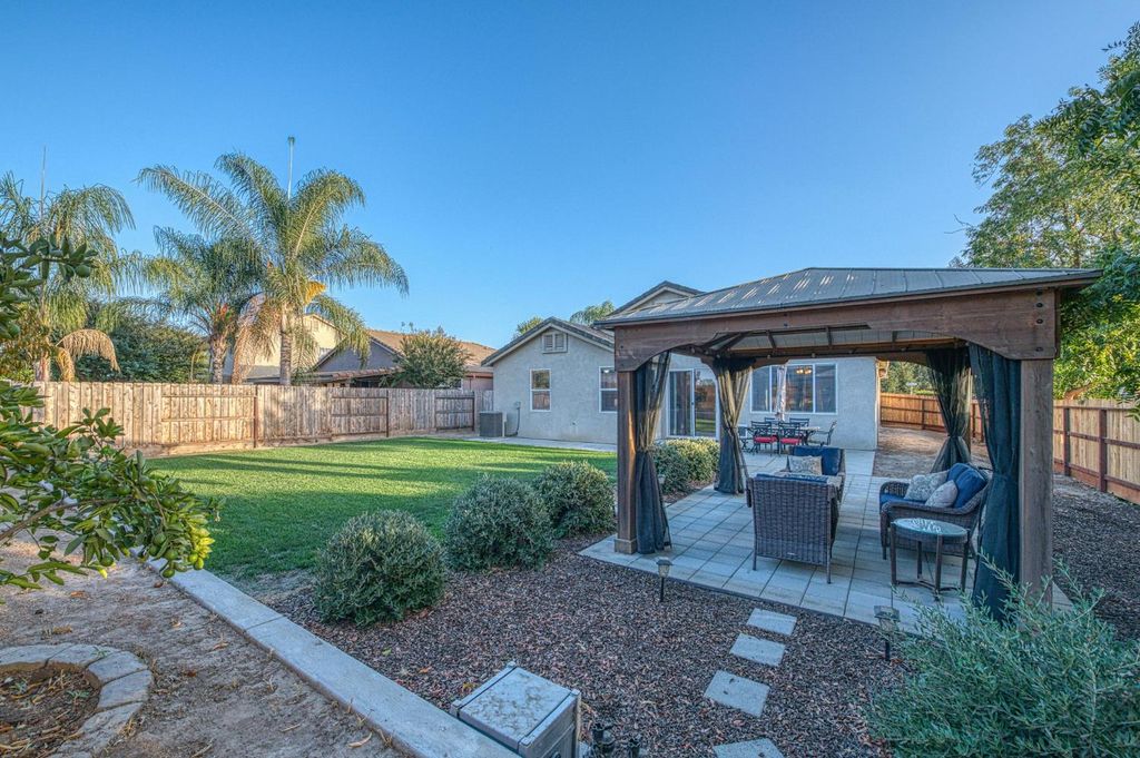 Image 46 of property listing at 588 Peach Drive, Chowchilla, CA 93610