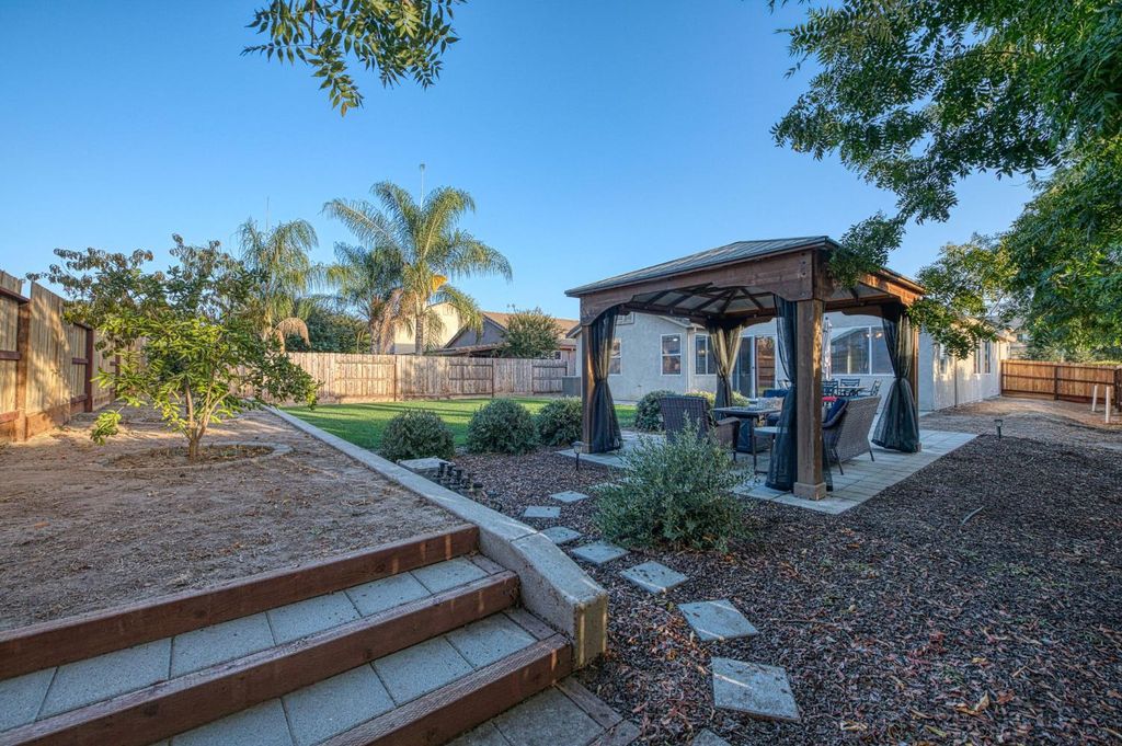 Image 47 of property listing at 588 Peach Drive, Chowchilla, CA 93610