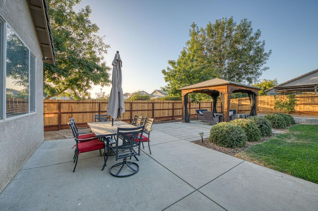 Image 50 of property listing at 588 Peach Drive, Chowchilla, CA 93610