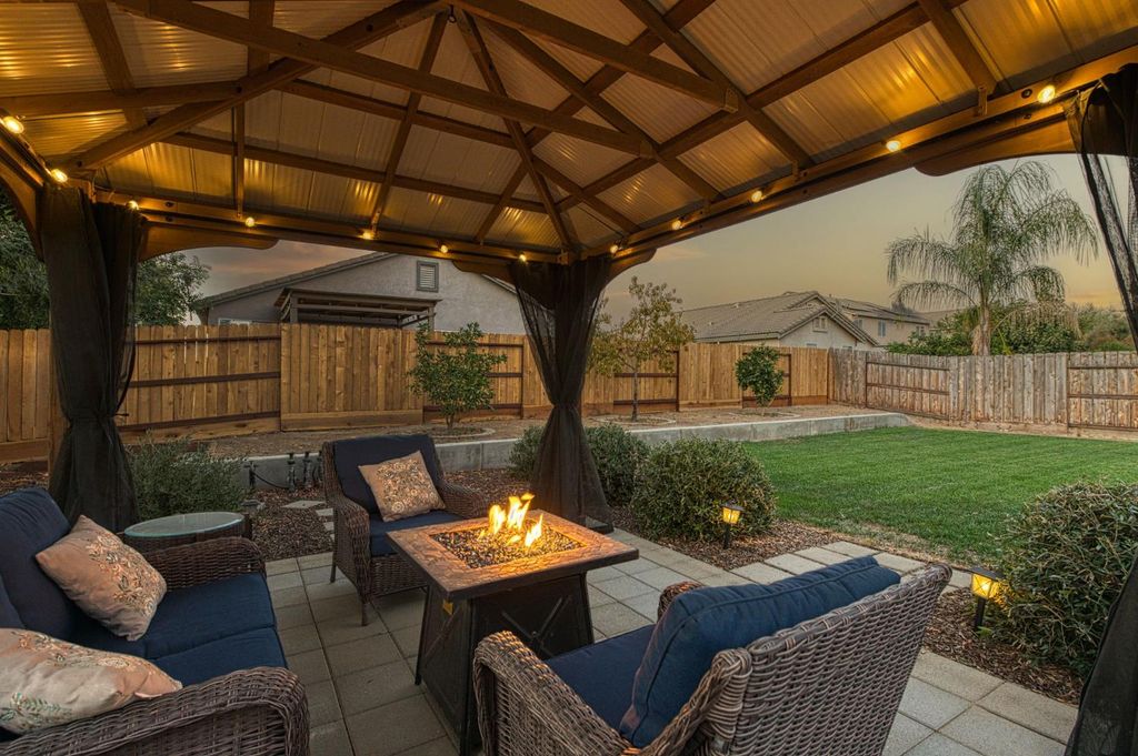 Image 7 of property listing at 588 Peach Drive, Chowchilla, CA 93610