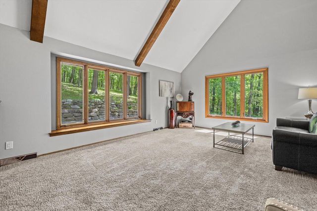 S87W28270 Lookout LANE, Mukwonago, WI 53149