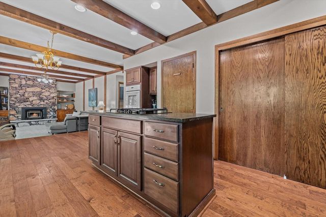 S87W28270 Lookout LANE, Mukwonago, WI 53149