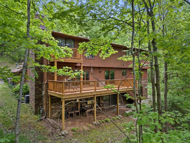 S87W28270 Lookout LANE, Mukwonago, WI 53149
