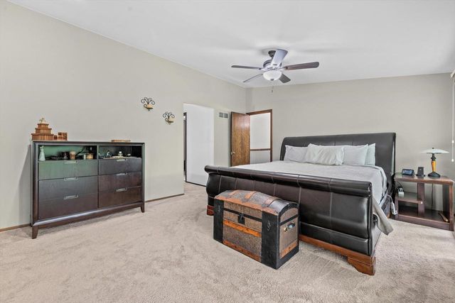 S87W28270 Lookout LANE, Mukwonago, WI 53149