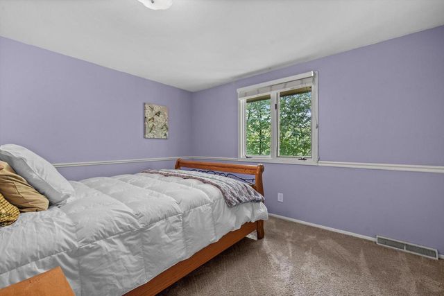 S87W28270 Lookout LANE, Mukwonago, WI 53149