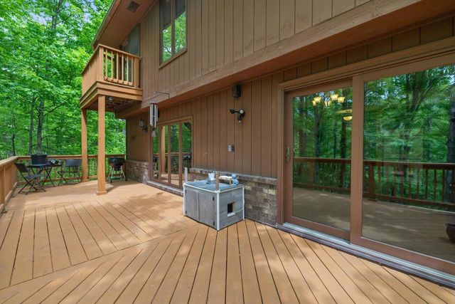 S87W28270 Lookout LANE, Mukwonago, WI 53149