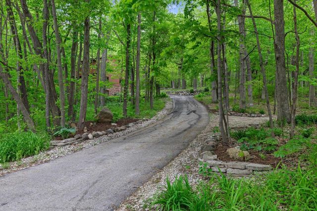 S87W28270 Lookout LANE, Mukwonago, WI 53149