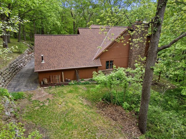 S87W28270 Lookout LANE, Mukwonago, WI 53149