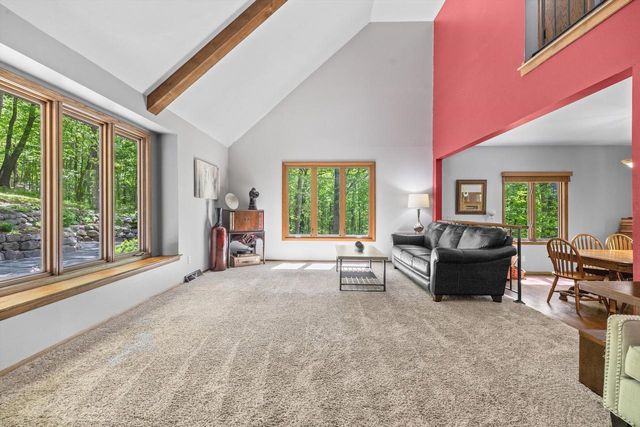 S87W28270 Lookout LANE, Mukwonago, WI 53149