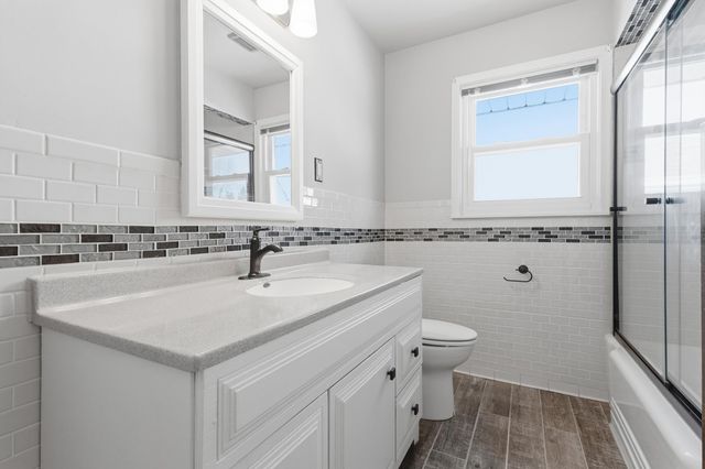 631 21st Avenue N, South Saint Paul, MN 55075