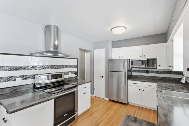 631 21st Avenue N, South Saint Paul, MN 55075