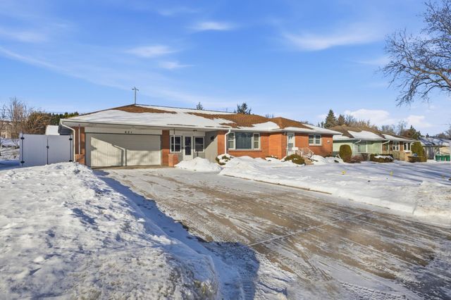 631 21st Avenue N, South Saint Paul, MN 55075