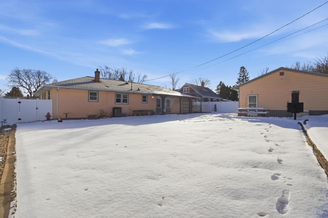 631 21st Avenue N, South Saint Paul, MN 55075