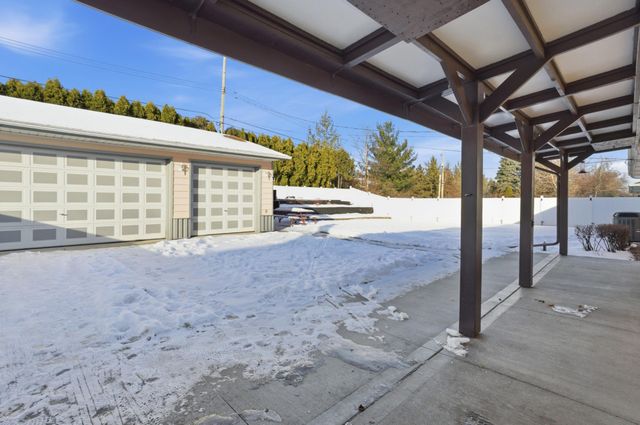 631 21st Avenue N, South Saint Paul, MN 55075