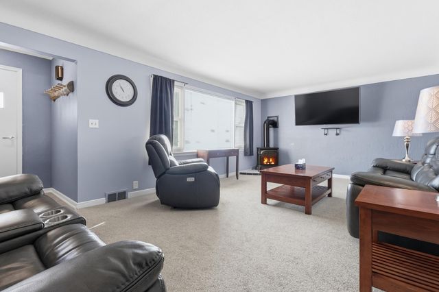 631 21st Avenue N, South Saint Paul, MN 55075