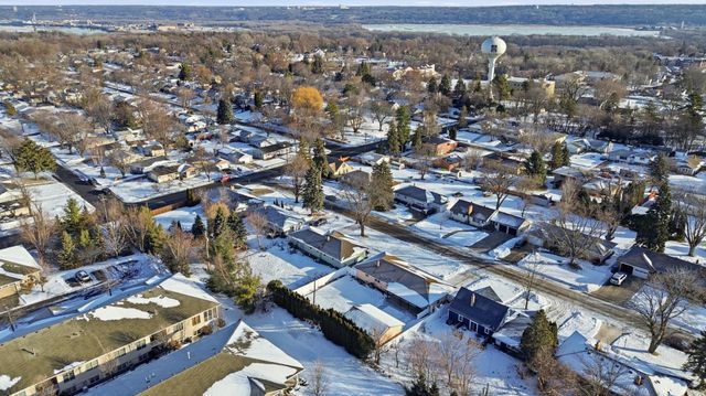 631 21st Avenue N, South Saint Paul, MN 55075