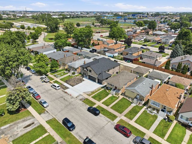 7715 Nagle Avenue, Burbank, IL 60459