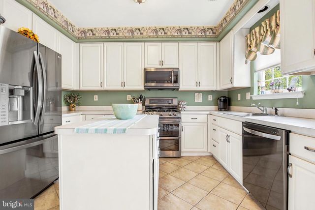 304 ALEXANDER CT, Chalfont, PA 18914