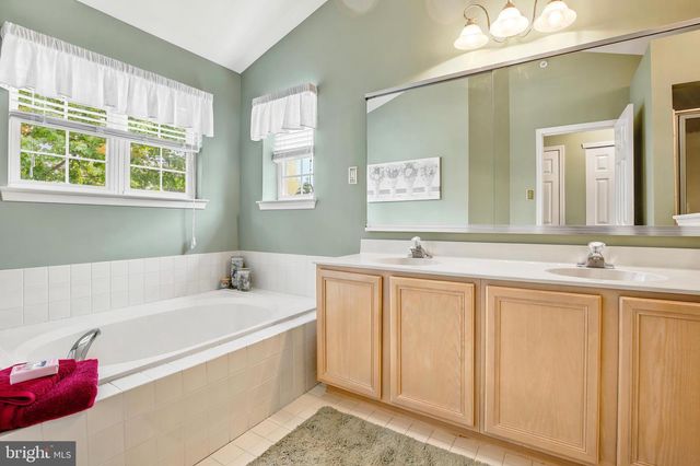 304 ALEXANDER CT, Chalfont, PA 18914