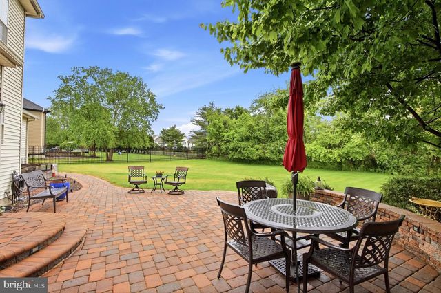 304 ALEXANDER CT, Chalfont, PA 18914
