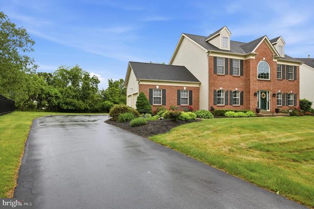 304 ALEXANDER CT, Chalfont, PA 18914