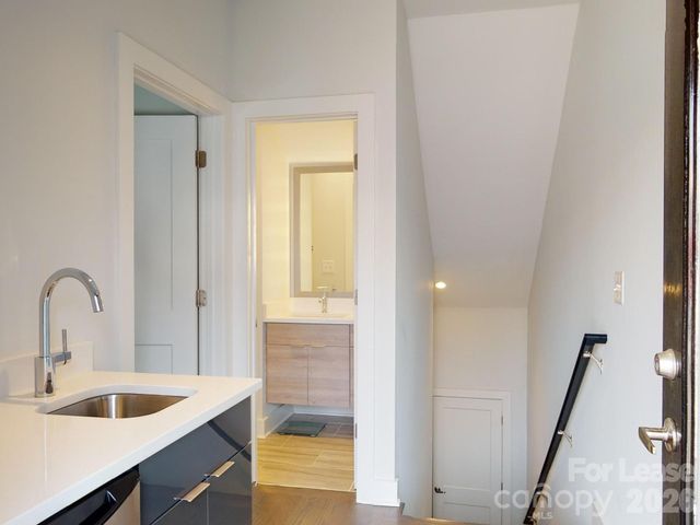1070 Kenilworth Avenue, Charlotte, NC 28204